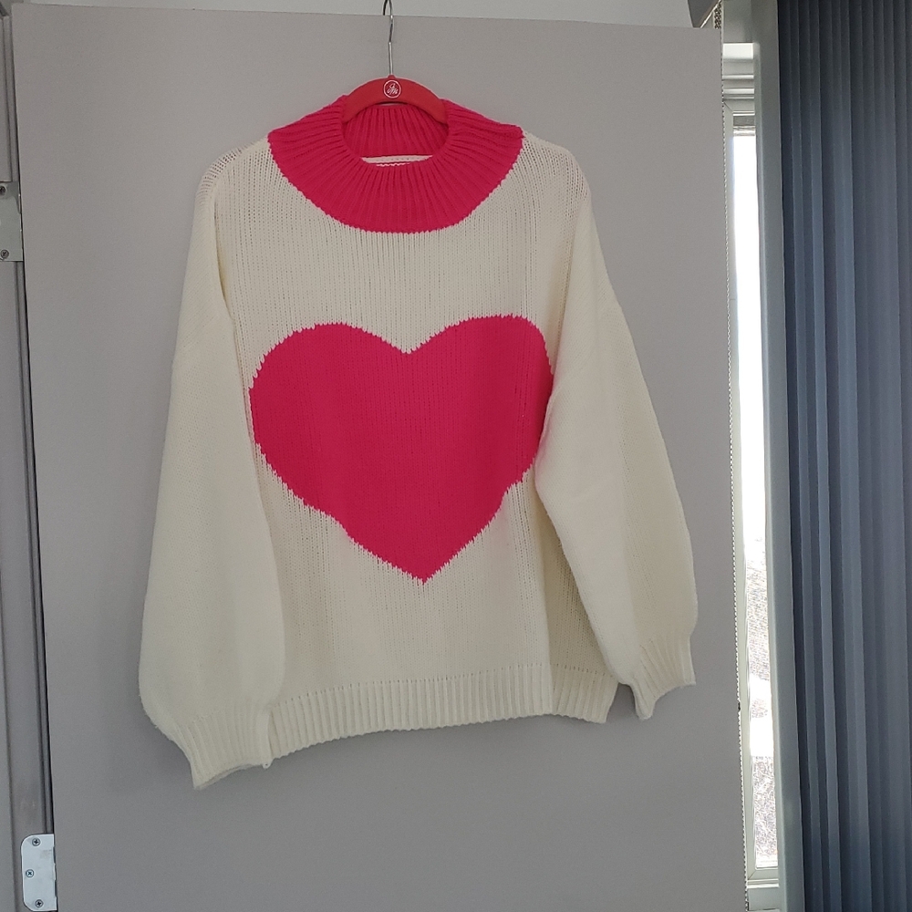 Main Strip Cream Sweater with Pink Heart